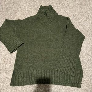 Abercrombie Easy Tuckable Sweater